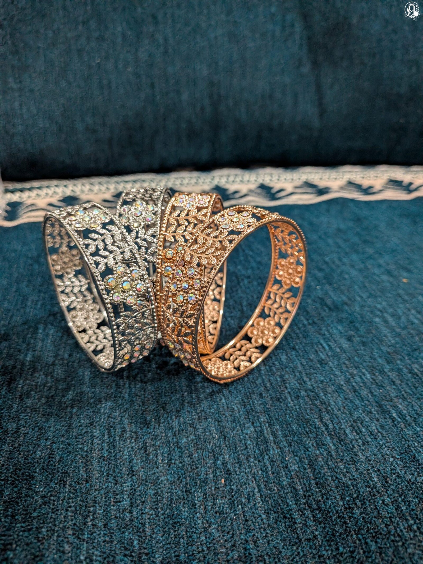 Antique Filigree Floral Stone-Studded Bangles