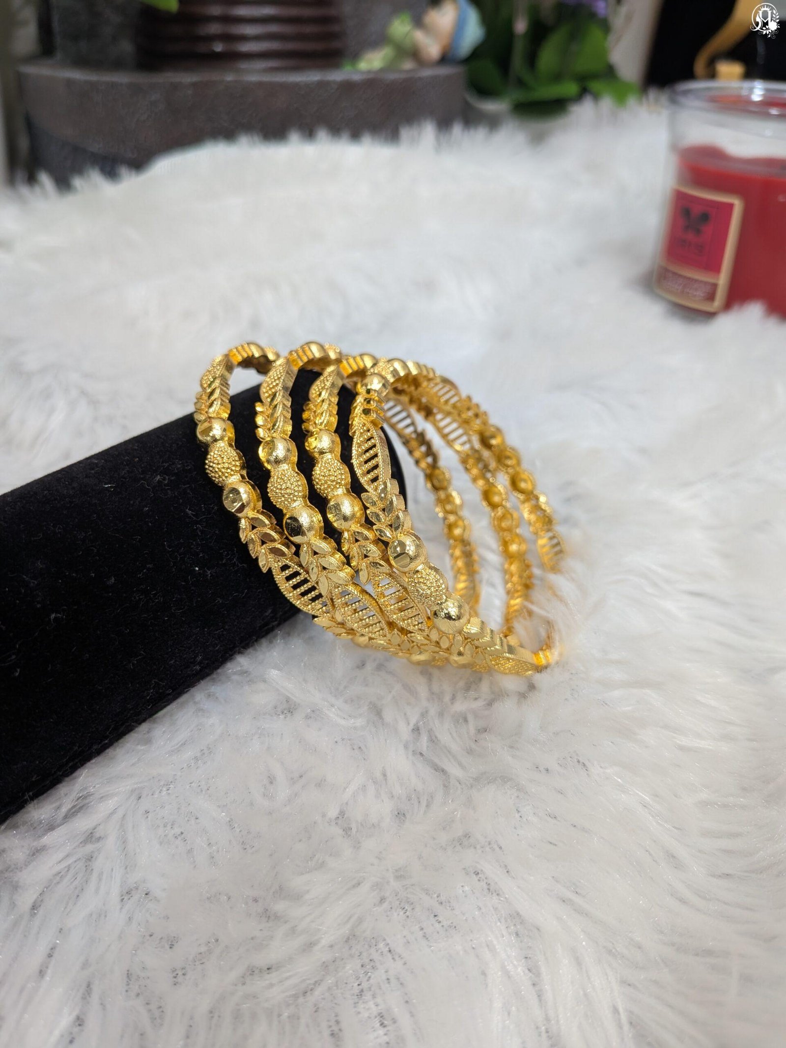 Textured Leaf Mesh Bangles - Image 2